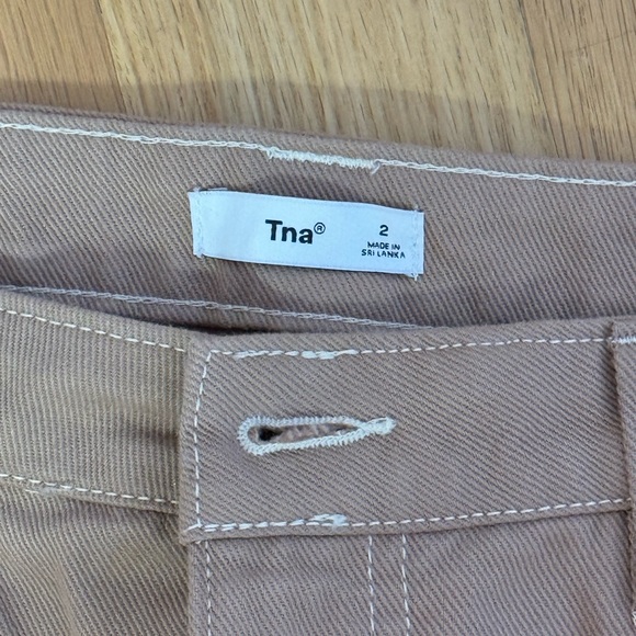 Aritzia TNA Cargo Pants - Picture 4 of 5